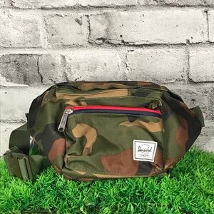 Herschel Supply Co Bag Seventeen Belt Mens OS Green Camo Zipper Fanny Pack Hip